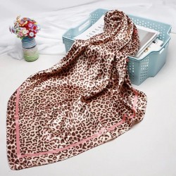 Elegante sciarpa quadrata con stampa leopardo - seta