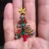Albero di Natale - con stella / cristalli - spilla