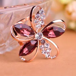 Crystal flower broochBrooches